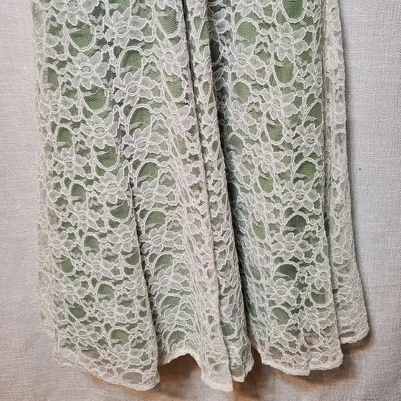 Mori Lee Madeline Gardner Formal Evening Lace Bridesmaid Wedding Fancy Full - Picture 8 of 16